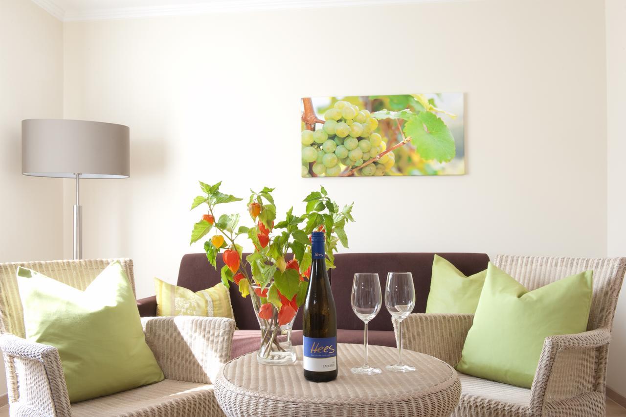Weingut Hees - Landgasthof Zum Jaeger Aus Kurpfalz Auen Chambre photo